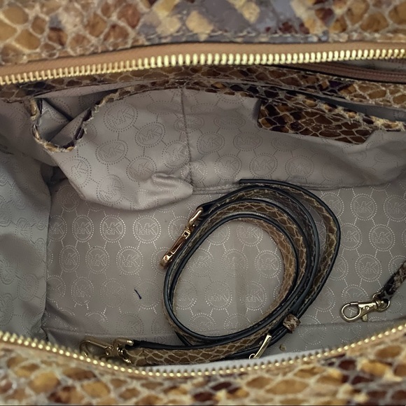 Michael Kors Python Selma Satchel. Pristine! Detachable shoulder strap. Classic! - Picture 4 of 5